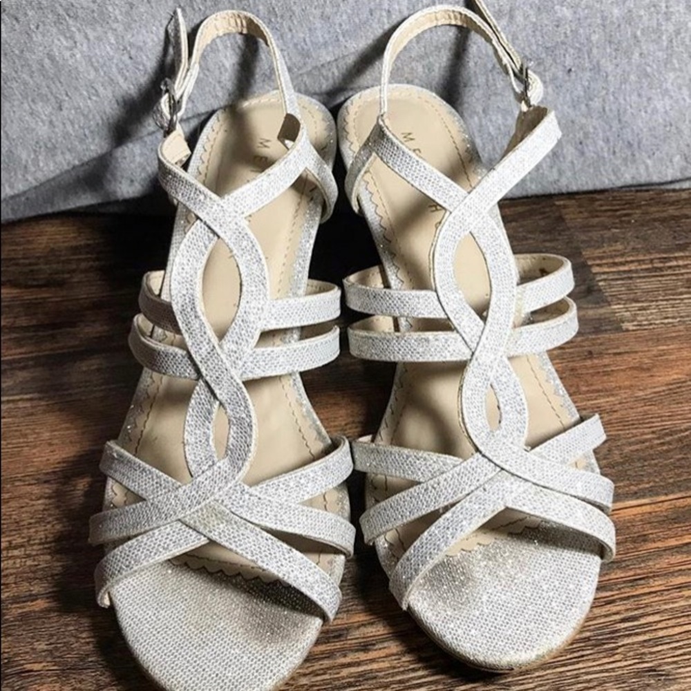 small heeled shoes